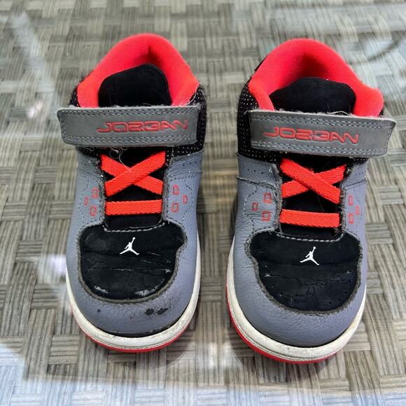 Nike Jordan Retro Jumpman Sneakers Kids Size 8C - Picture 2 of 5